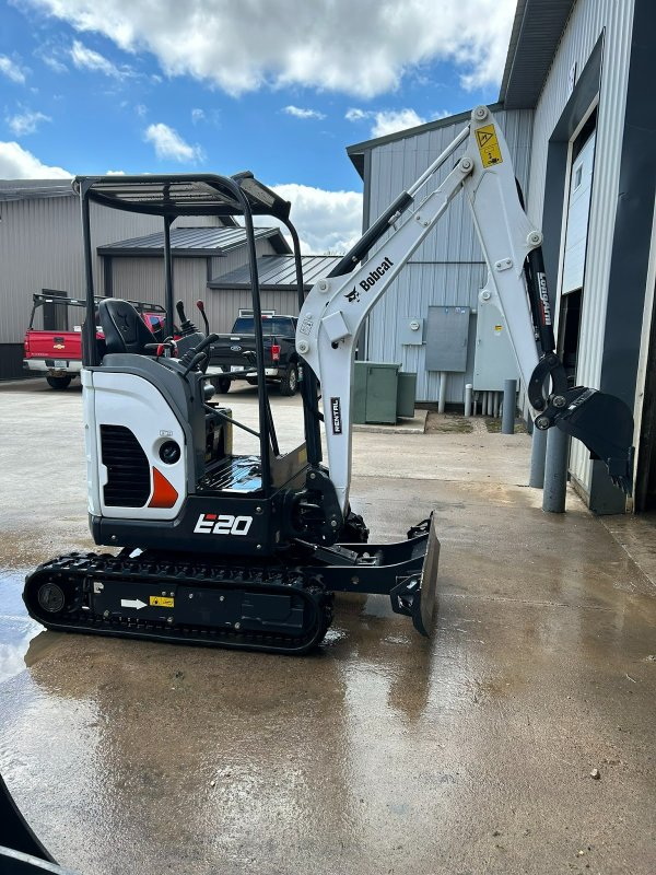 Mini Excavator (Bobcat) RENTAL